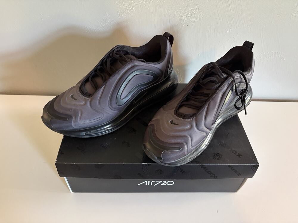 Nike Air Max 720 Total Eclipse Black Men’s Size 9.5 AO2924-004 W/Box (0017)